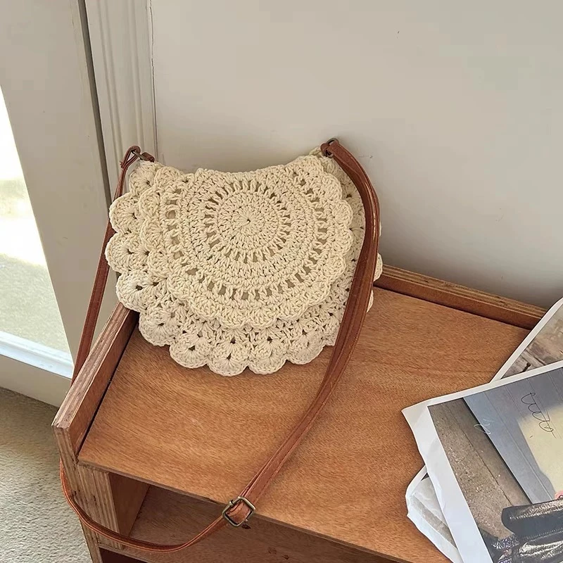 两三事单肩纯色千金风休闲风编织斜挎包ins洋气草编包