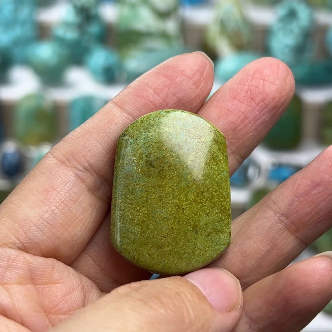 绿松石未镶嵌珠宝奇石