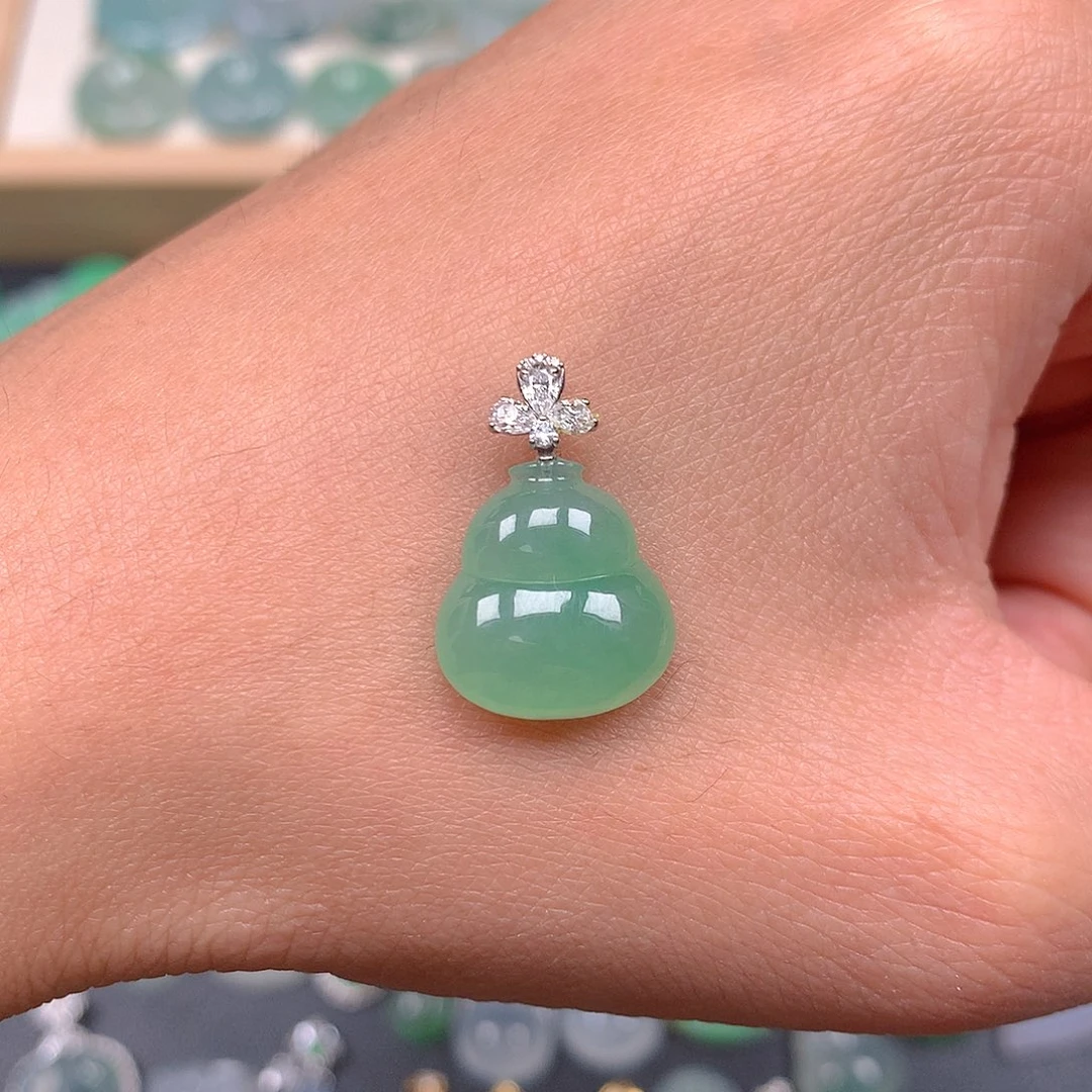 吊坠(不含链)18K金镶嵌翡翠