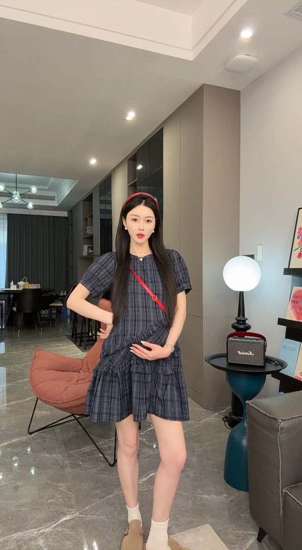 孕妇裙子2025春夏新款圆领清新荷叶边格纹舒适休闲百搭孕妇连衣裙