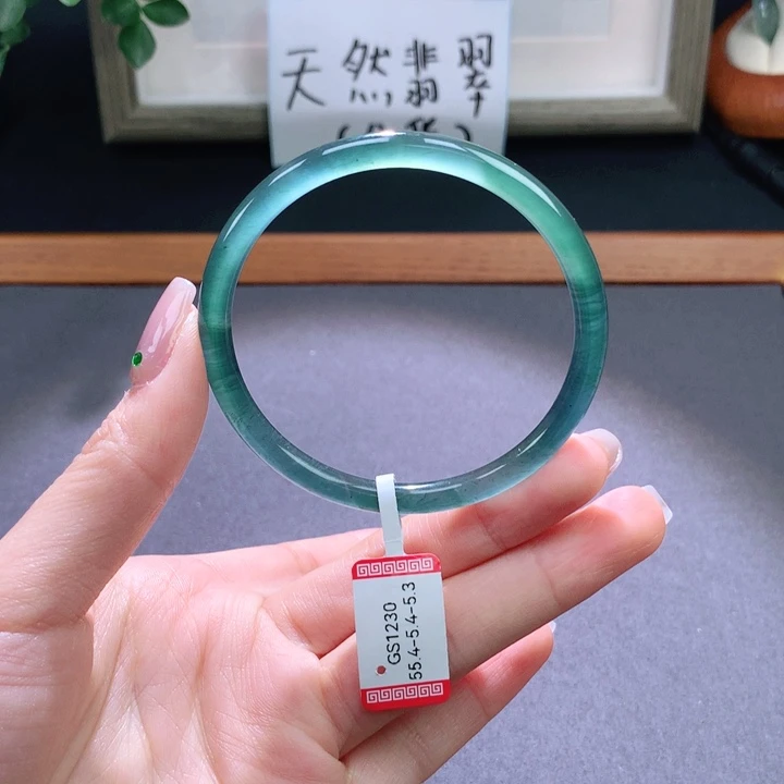 翡翠手镯未镶嵌天然翡翠手镯