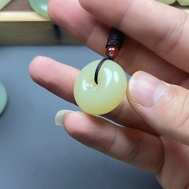 和田玉（糖玉）未镶嵌颈饰