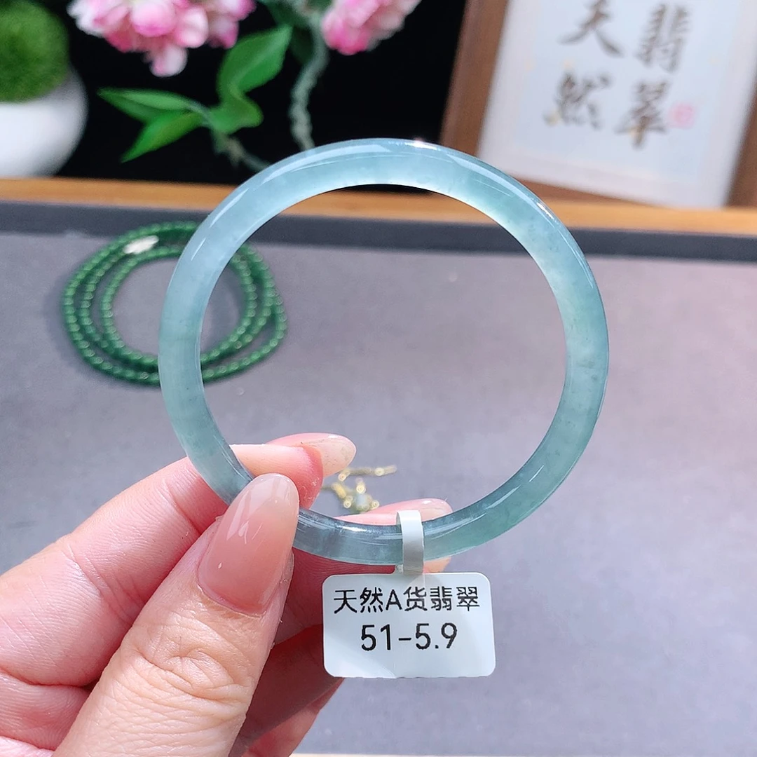 未镶嵌手镯（圆镯）翡翠