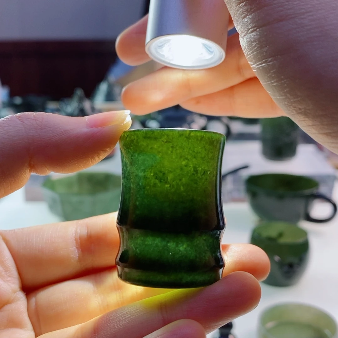 未镶嵌和田玉（青玉）摆件微瑕