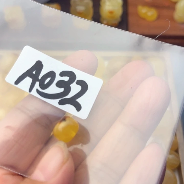 未镶嵌琥珀裸石蜜蜡老型9.6