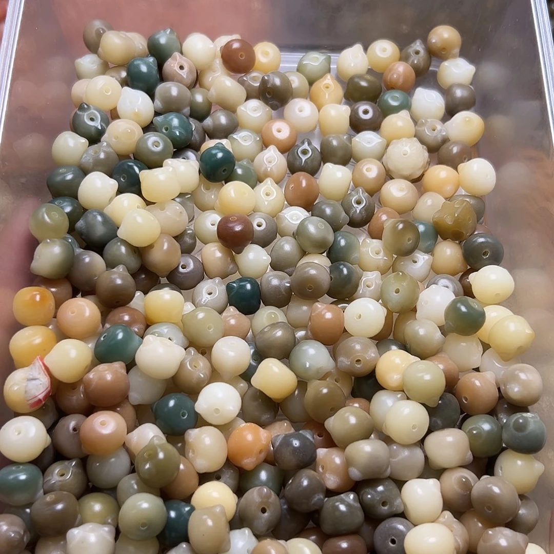 白玉菩提吊坠卡12多宝猫头22颗