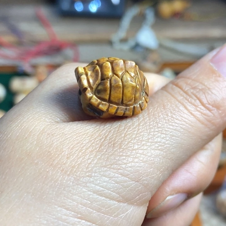 浮*配饰鹿角雕刻富甲一个