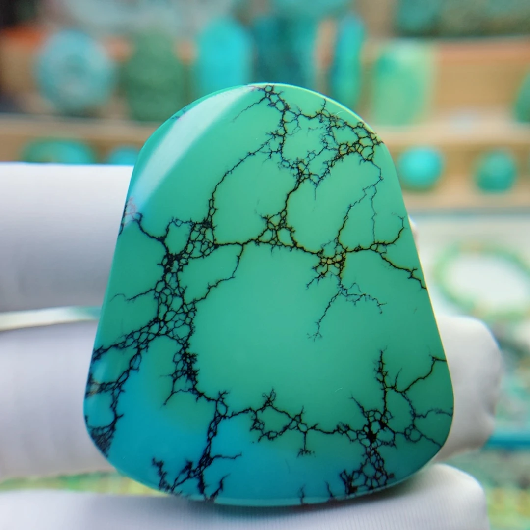 绿松石颈饰未镶嵌