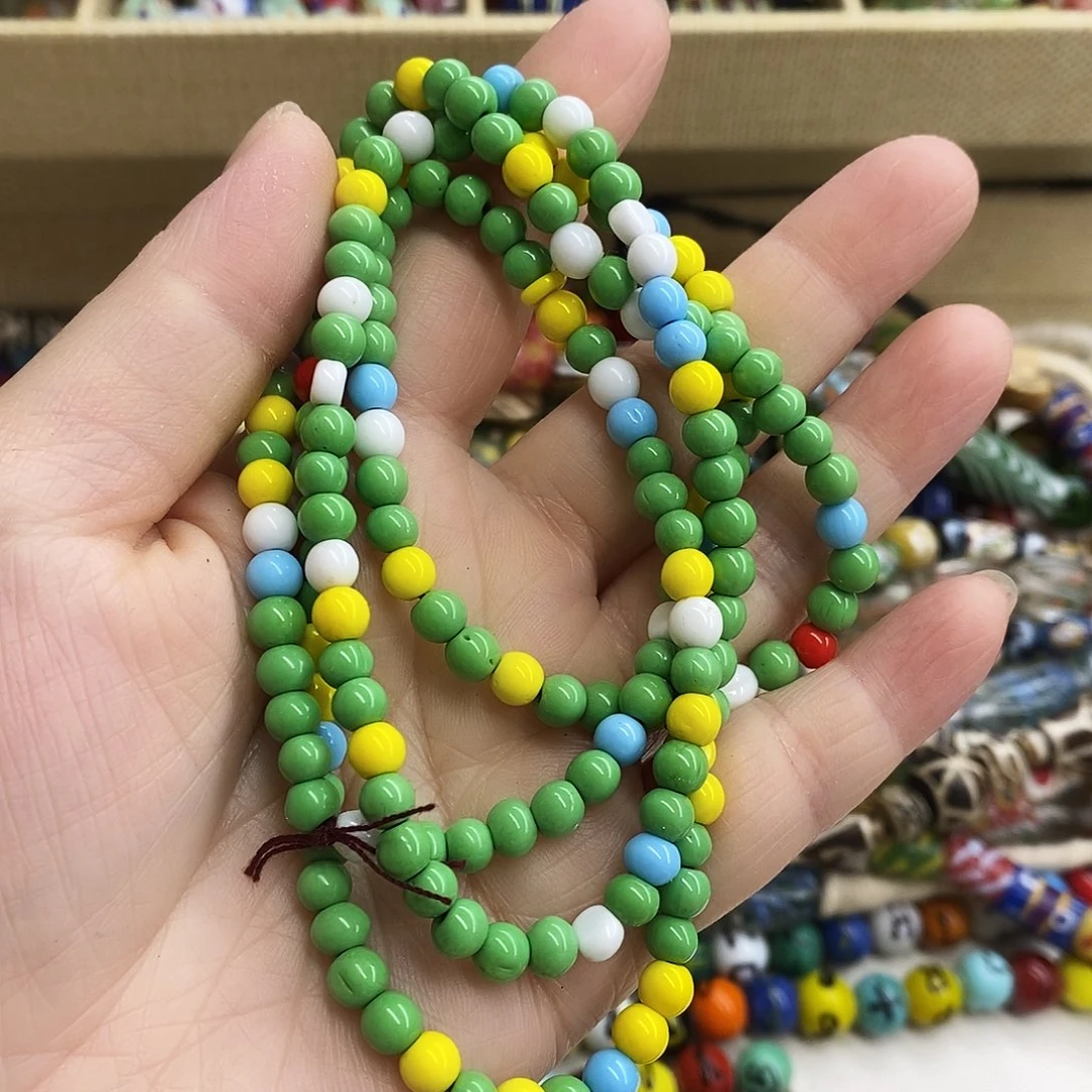 琉璃颈饰尼泊尔福利一条