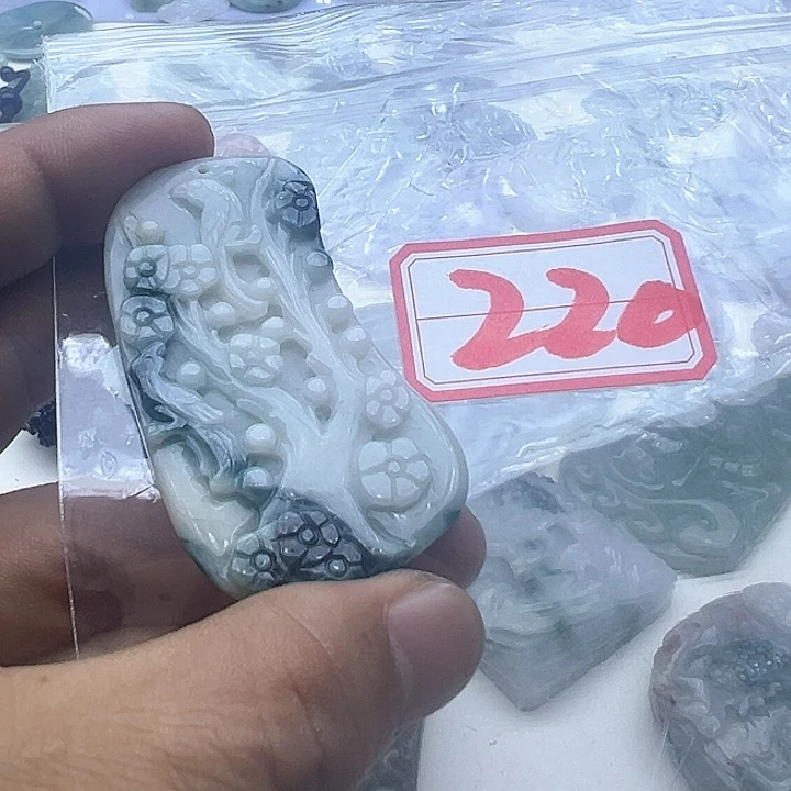 翡翠颈饰未镶嵌风**龙