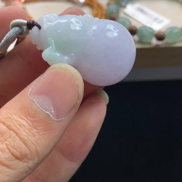 翡翠未镶嵌颈饰吊坠