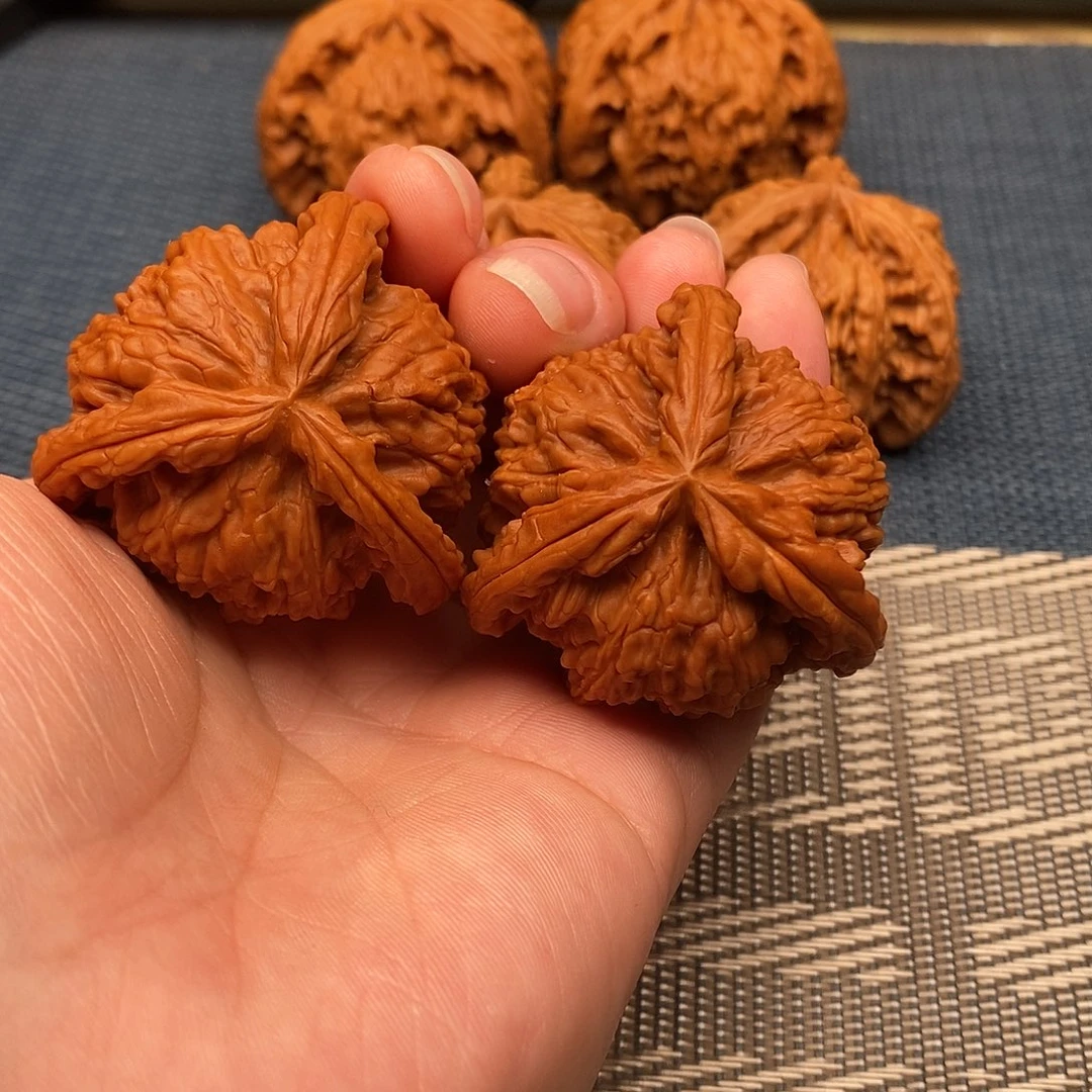 松***力文玩核桃吊坠三棱