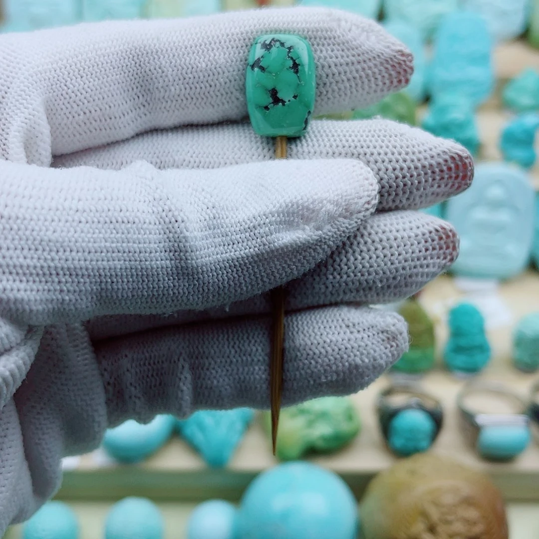 绿松石未镶嵌珠宝奇石