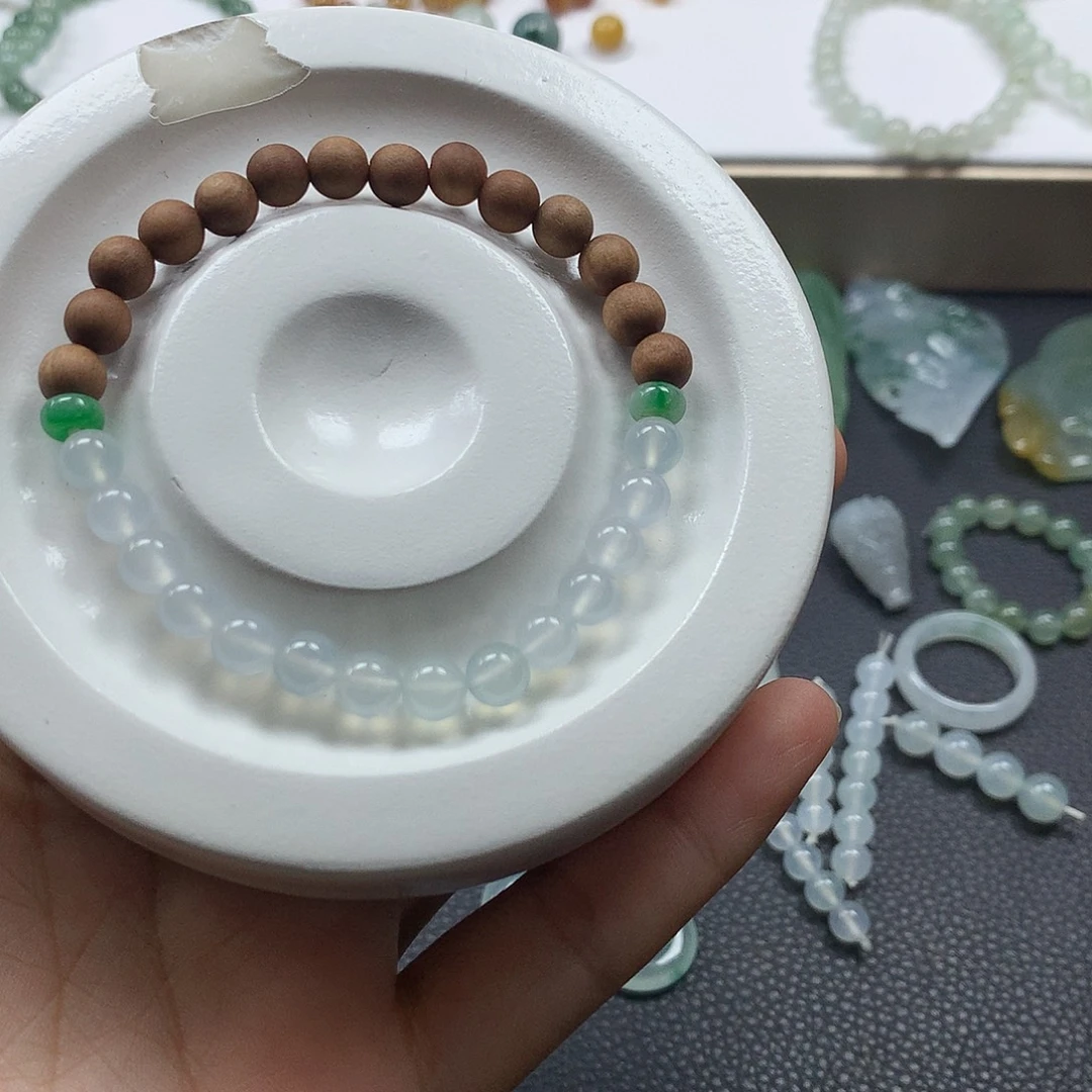 翡翠未镶嵌颈饰手串