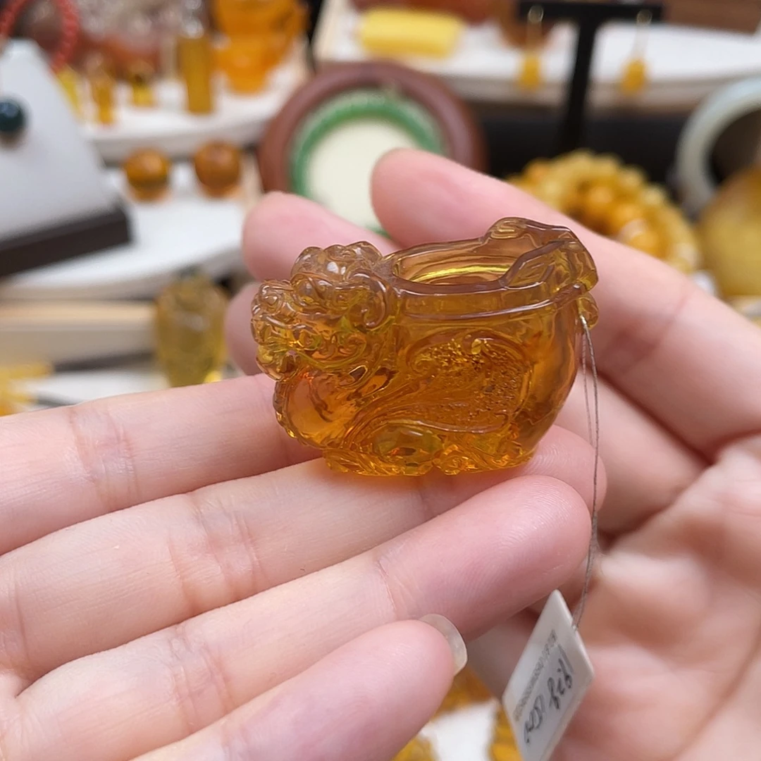 蓝珀未镶嵌珠宝奇石飞龙玉角杯