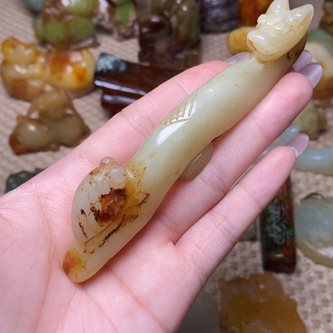 未镶嵌蛇纹石玉颈饰