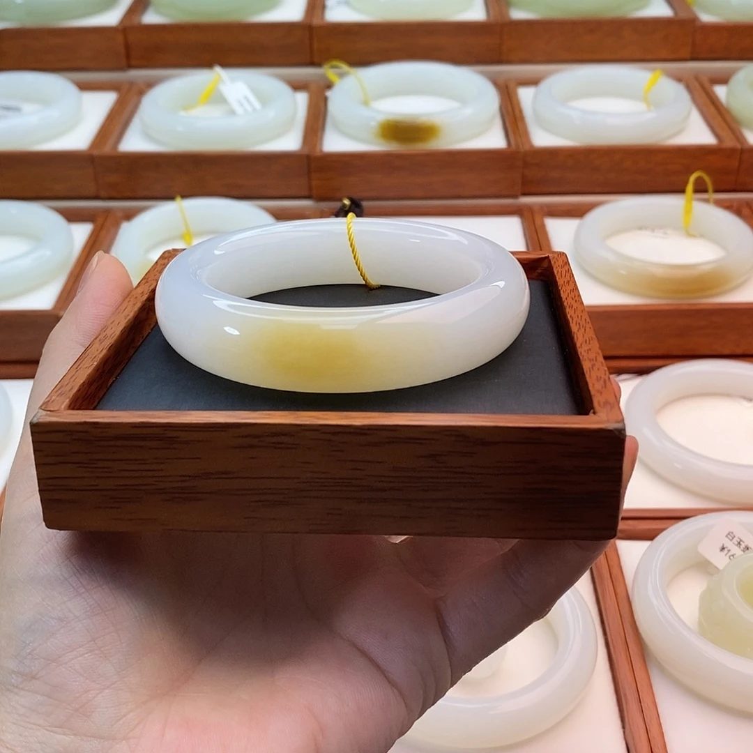 手链未镶嵌和田玉（糖玉）