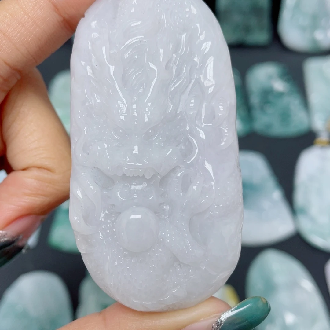 翡翠未镶嵌颈饰龙牌