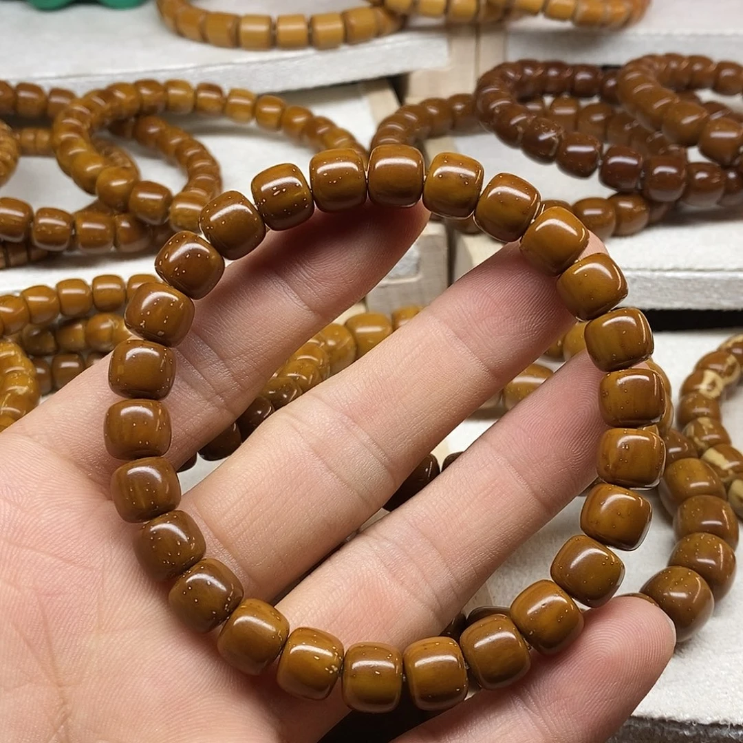 阁***.实心紫金鼠黄皮8.2×9.2