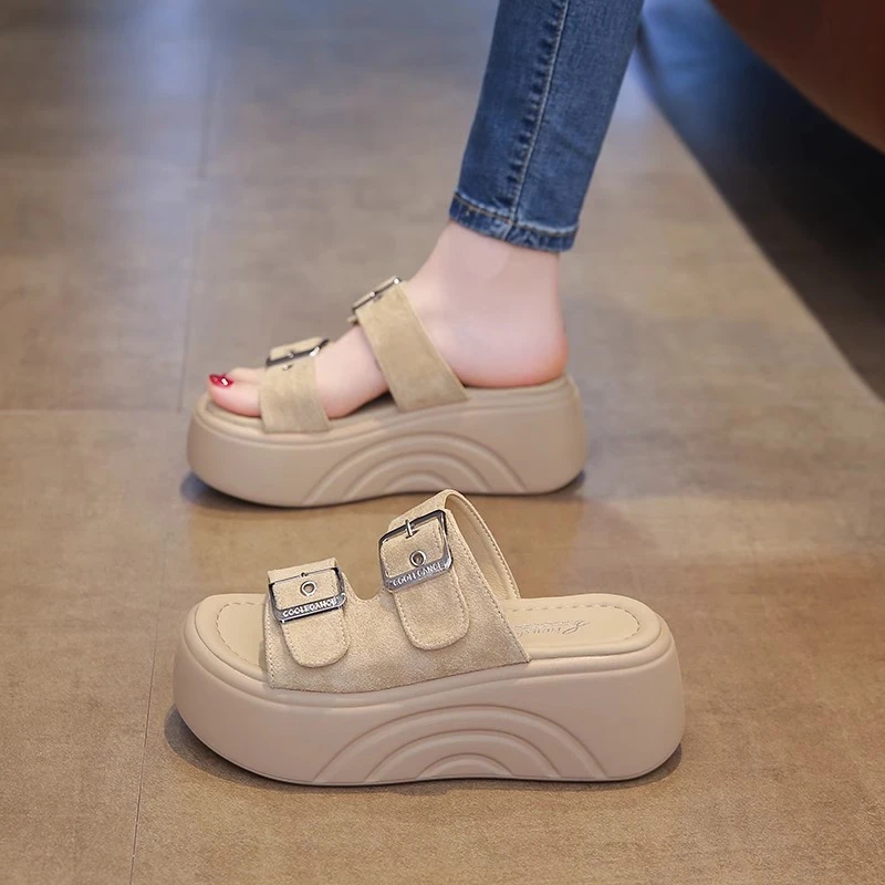 凉拖鞋女夏外穿2025新款厚底松糕一字拖高跟软底增高休闲沙滩鞋子