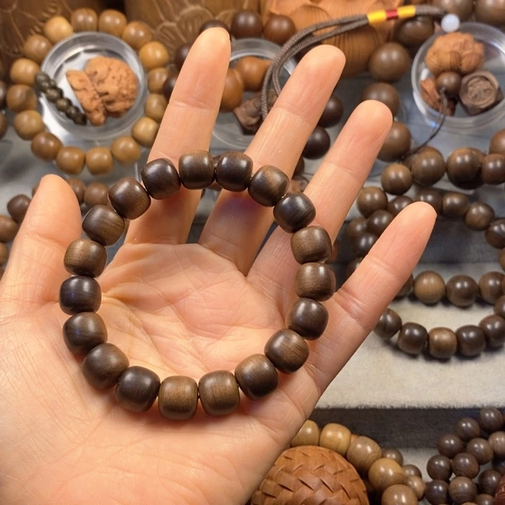沐***玄檀香木手串/手链老山檀奶香味1011红黑肉