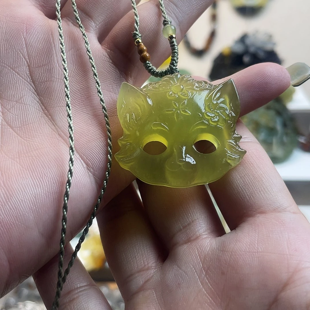 未镶嵌蛇纹石玉吊坠