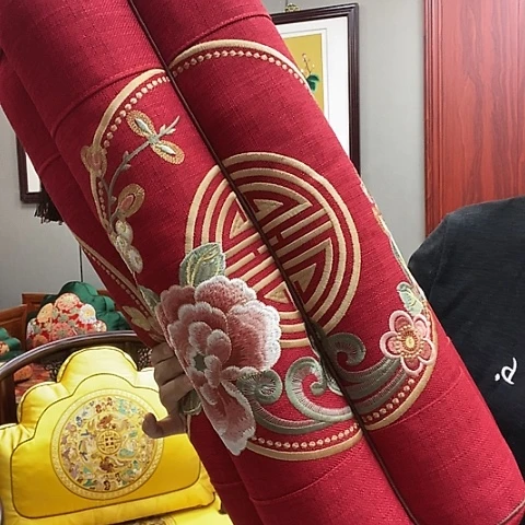 现货福利 梅花枕 麻布红色