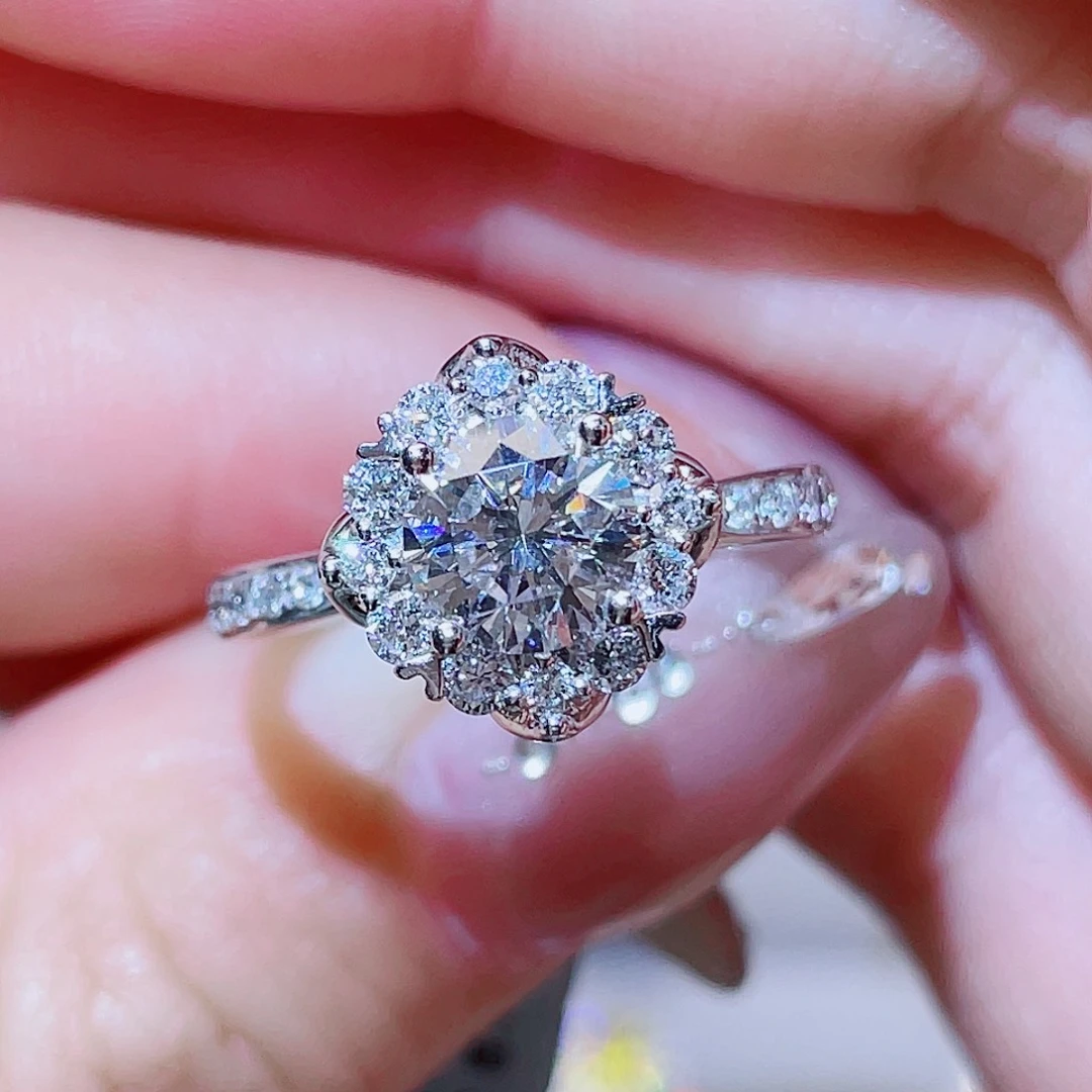 铂Pt950镶嵌实验室培育钻石1ct 灿若星辰戒指