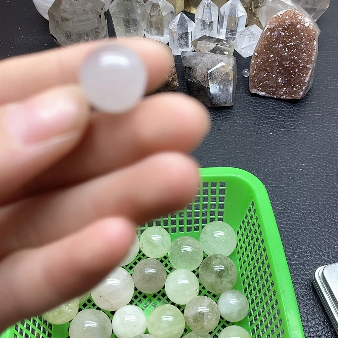 未镶嵌颈饰水晶182