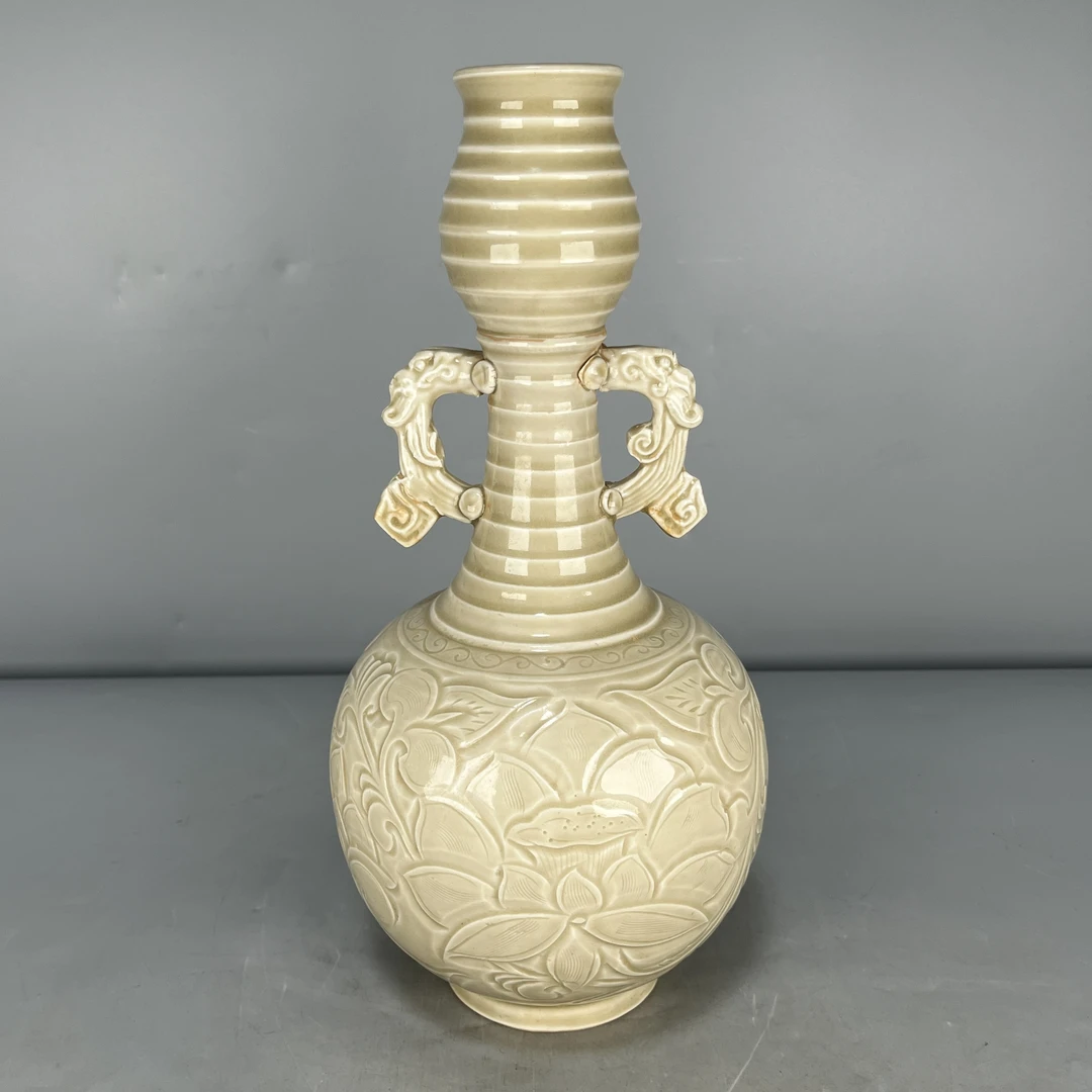 仿古瓷 仿古定窑暗刻花卉纹双耳瓶