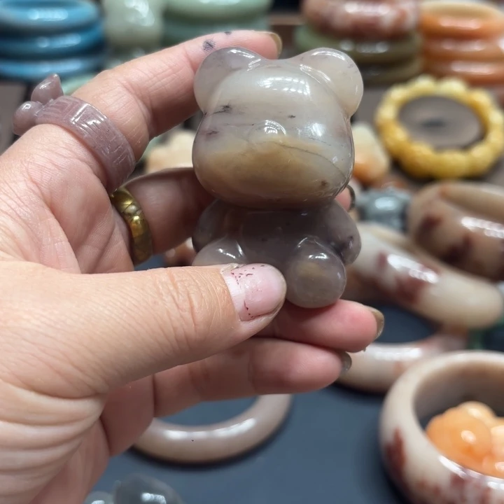 石英岩玉合金颈饰