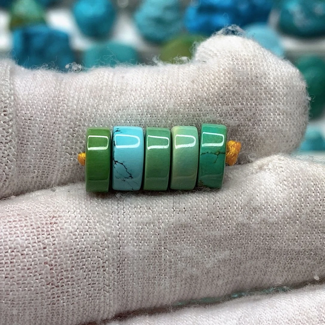 绿松石未镶嵌天然原矿 地大质检8.6mm