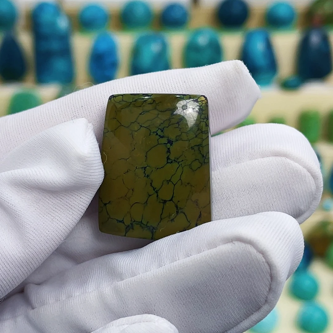 绿松石未镶嵌颈饰