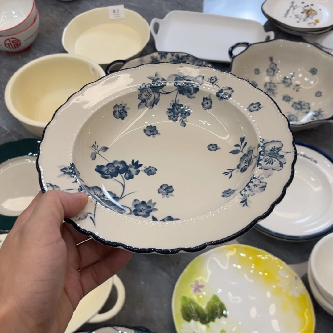 陶瓷微瑕餐具介意勿拍，满18飞！