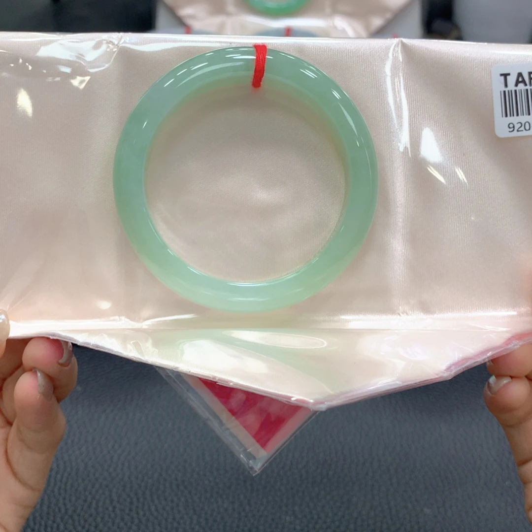 翡翠未镶嵌手镯翡翠