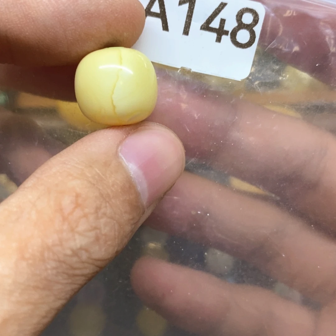 爱***民裸石蜜蜡未镶嵌质检