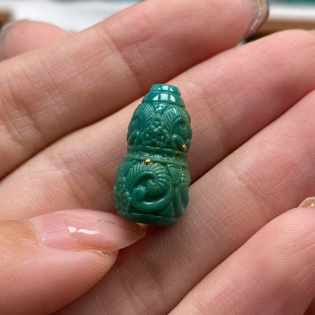 未镶嵌绿松石颈饰