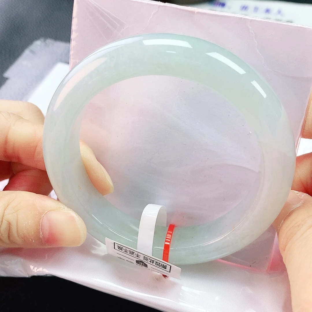 翡翠手镯未镶嵌58圈