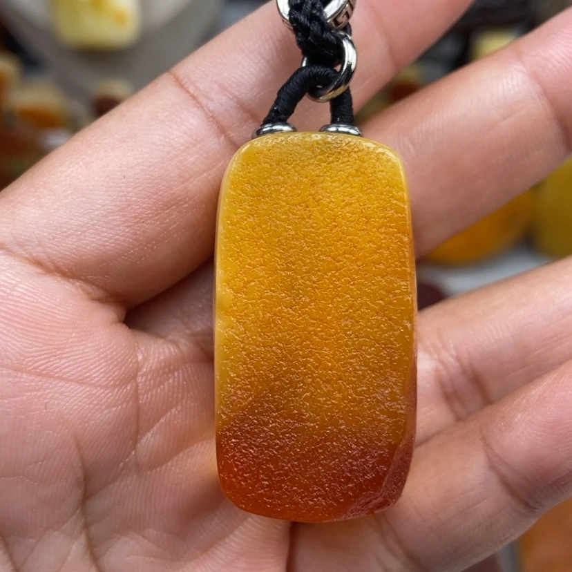 【闪购商品】琥珀颈饰未镶嵌