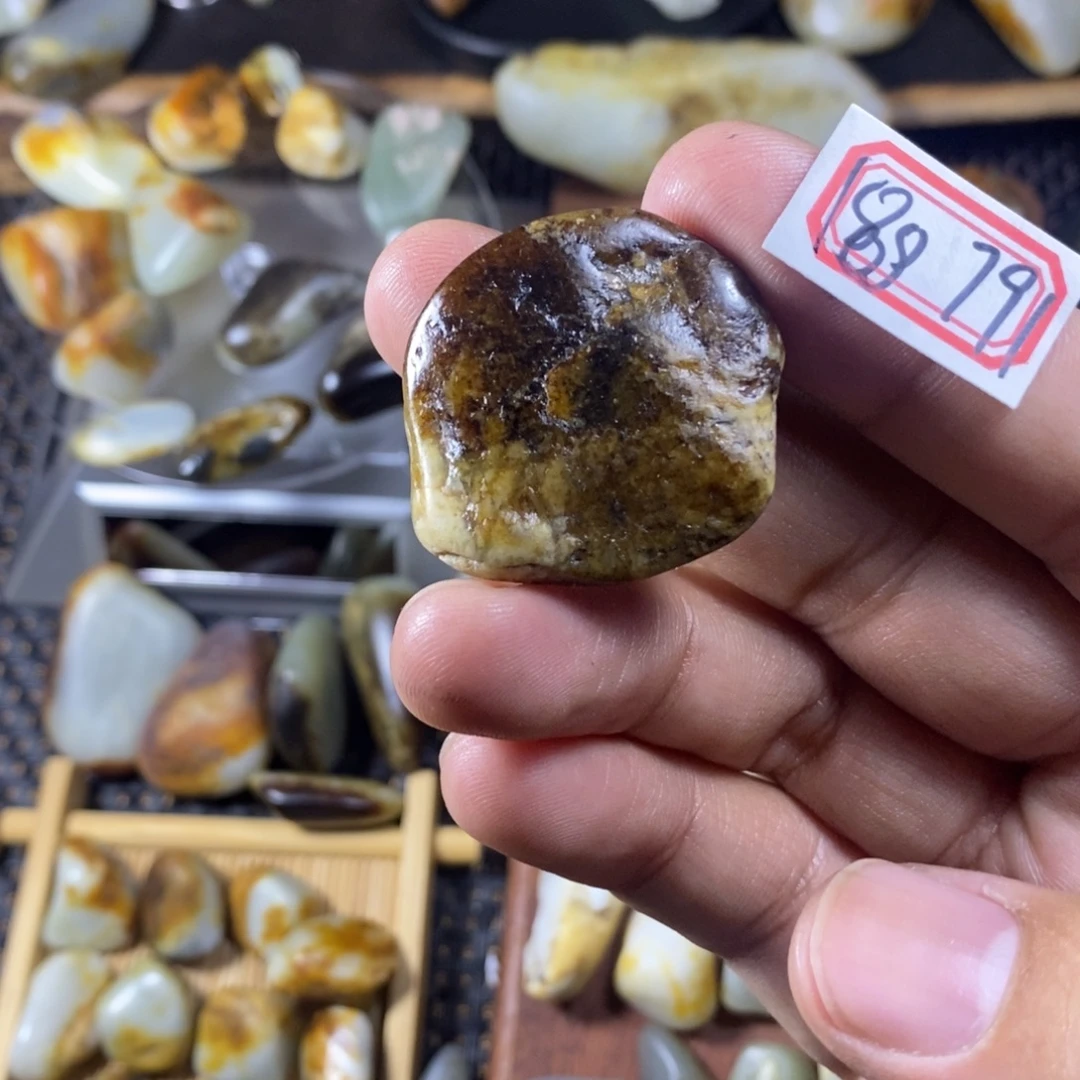 和田玉（糖玉）未镶嵌挂件