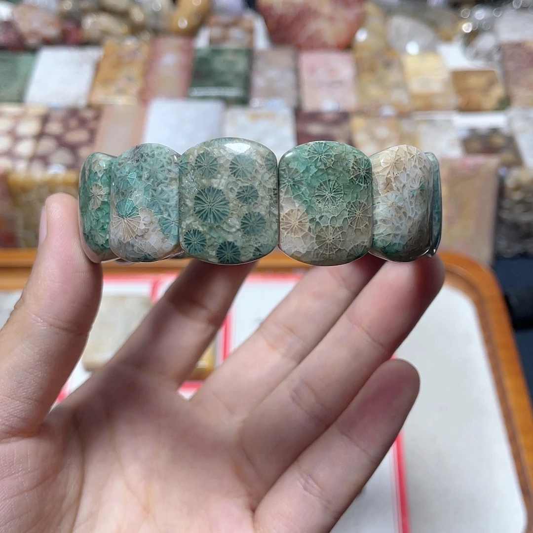 玛瑙/玉髓颈饰合金