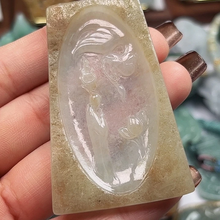 翡翠未镶嵌颈饰挂件