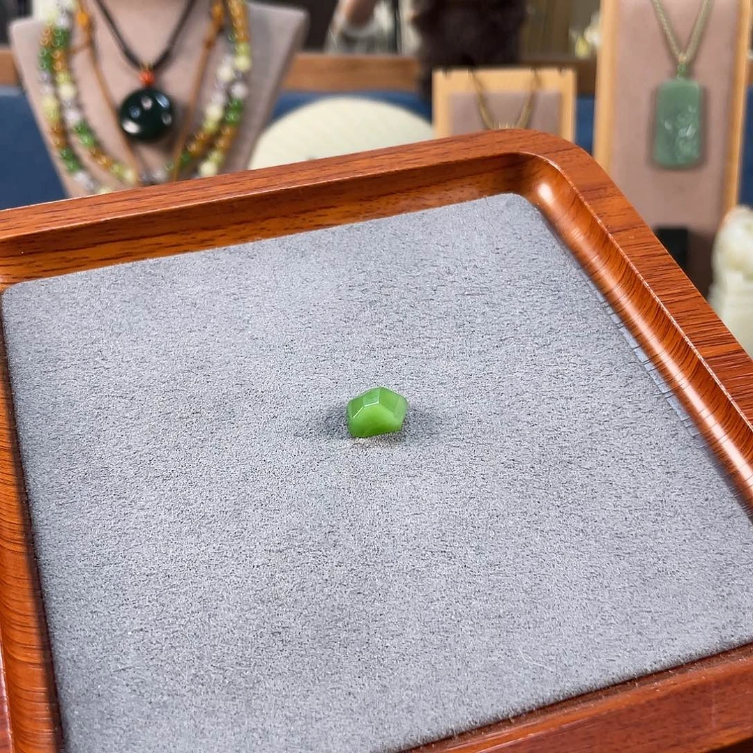 宋***宋和田玉未镶嵌吊坠(赠链)
