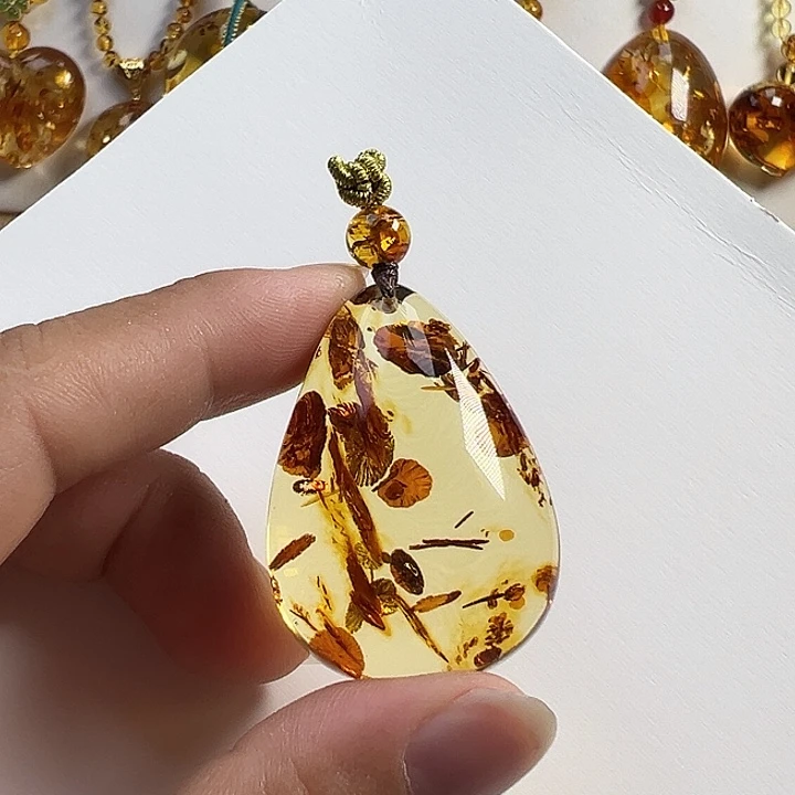 琥珀（花珀）未镶嵌颈饰