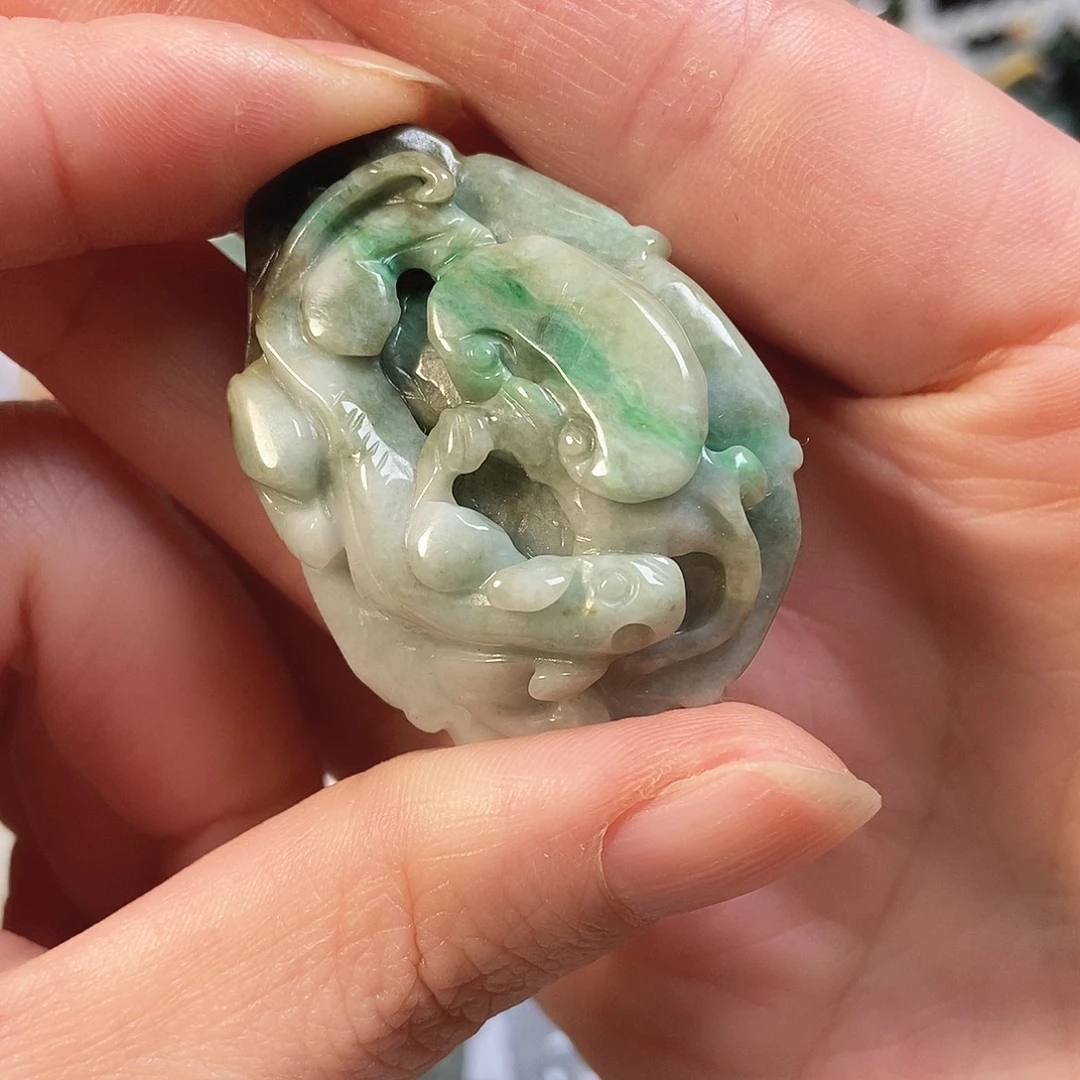 翡翠未镶嵌挂件茶宠