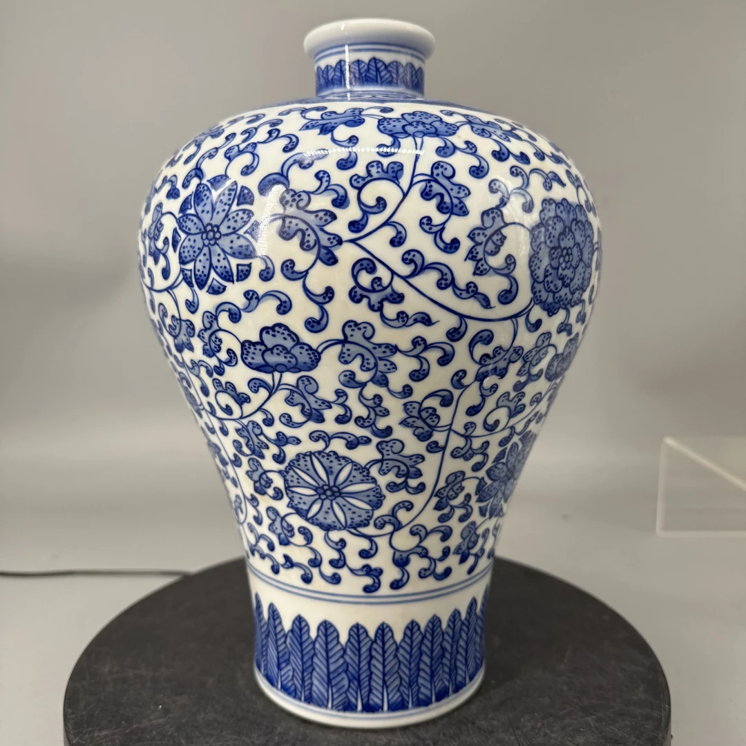 青花缠枝莲梅瓶陶瓷博古架摆件