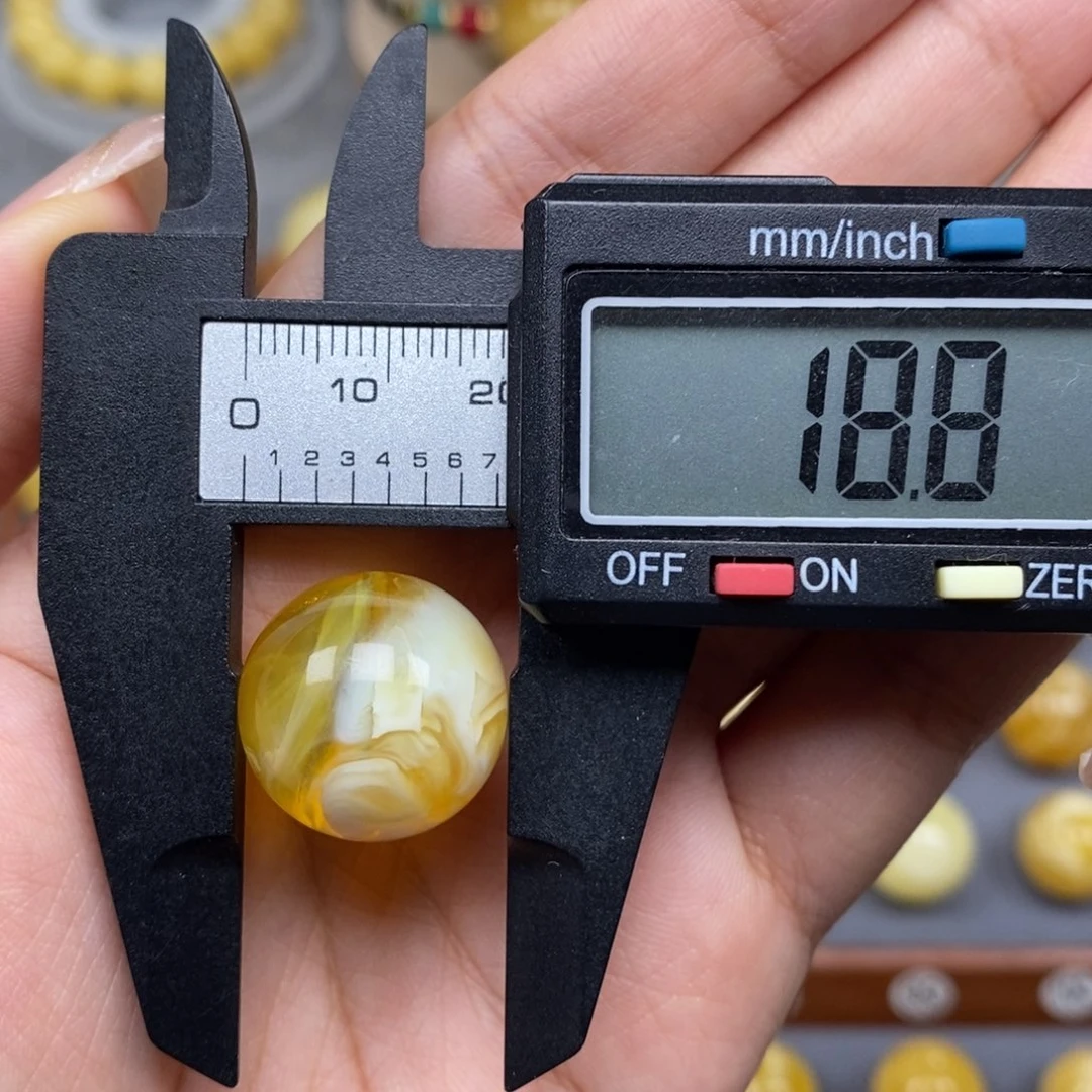 未镶嵌琥珀珠宝奇石