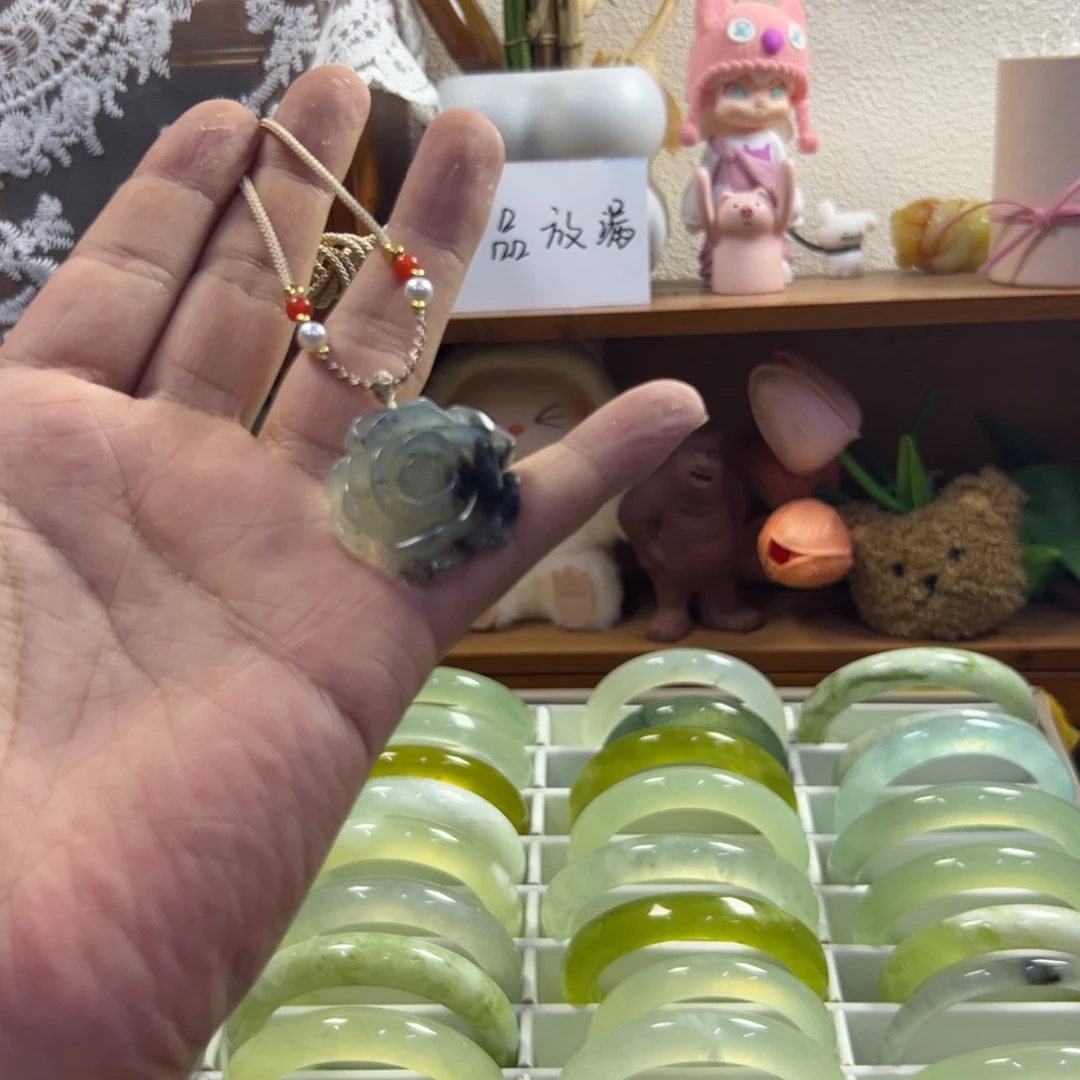 未镶嵌蛇纹石玉手镯500