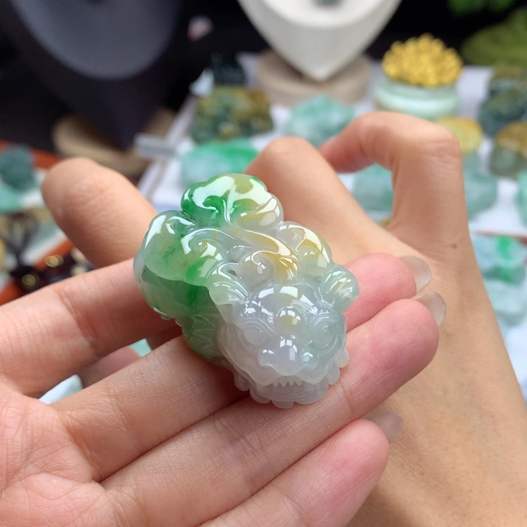 ****哥翡翠未镶嵌颈饰A8 黄加绿如意貔貅