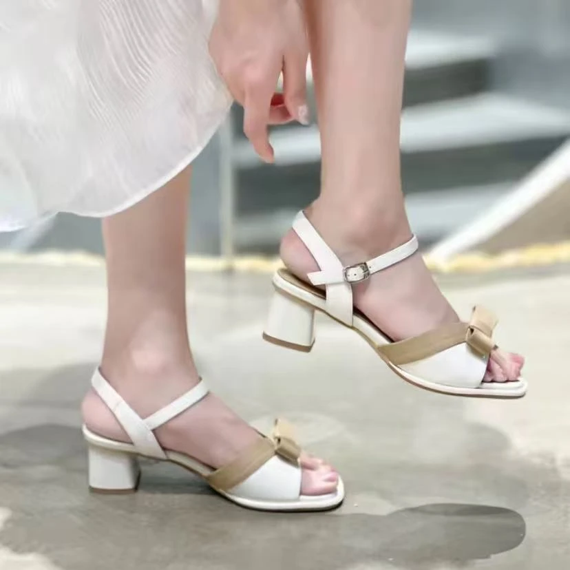 C6640  米色  夏季新款一字带气质女士包头四季凉鞋